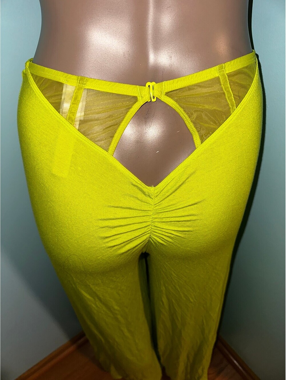 Savage X Fenty Yellow Mesh Accent Two-Piece Lounge Set L - Picture 8 of 14